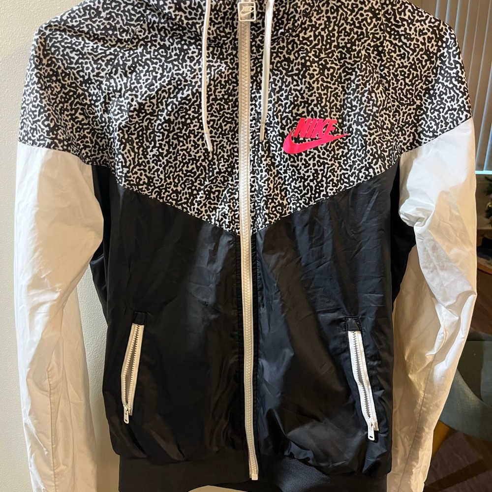 Nike Women's Black and White windbreaker